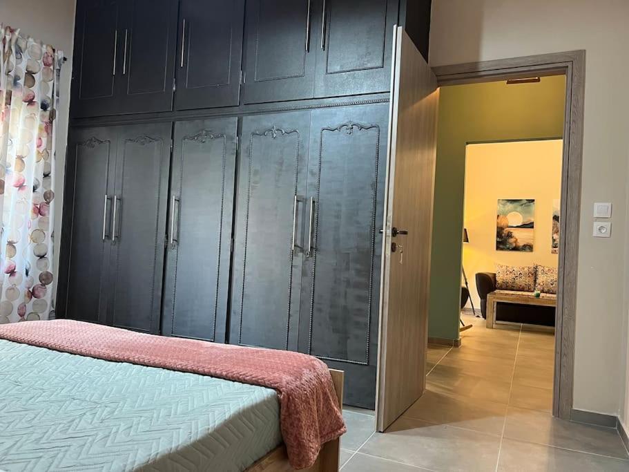 Spacious And Beautiful House พีเรียส ภายนอก รูปภาพ