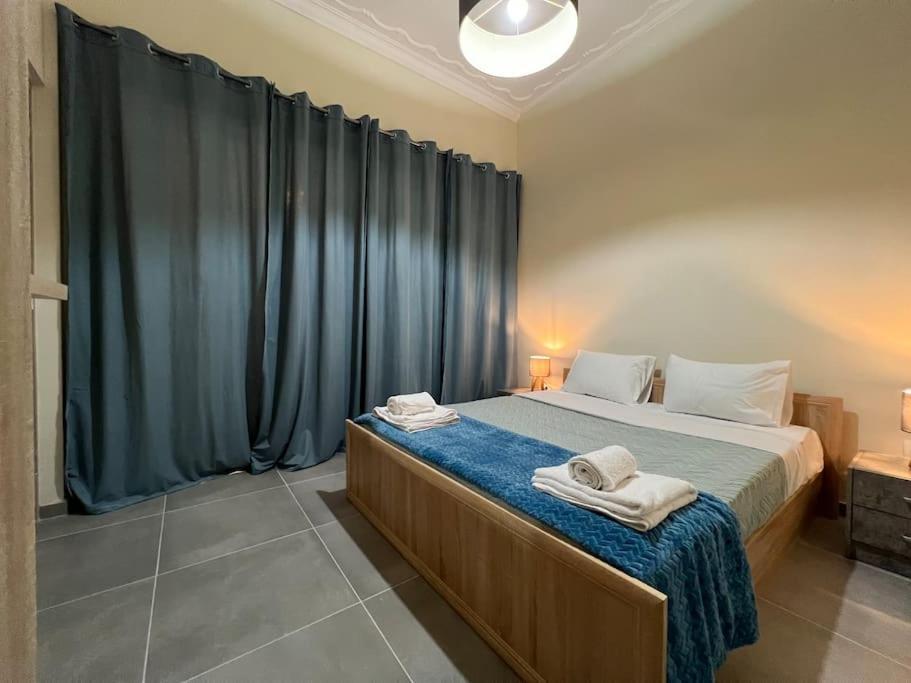 Spacious And Beautiful House พีเรียส ภายนอก รูปภาพ